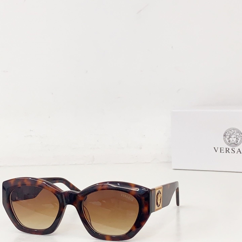 VERSACE